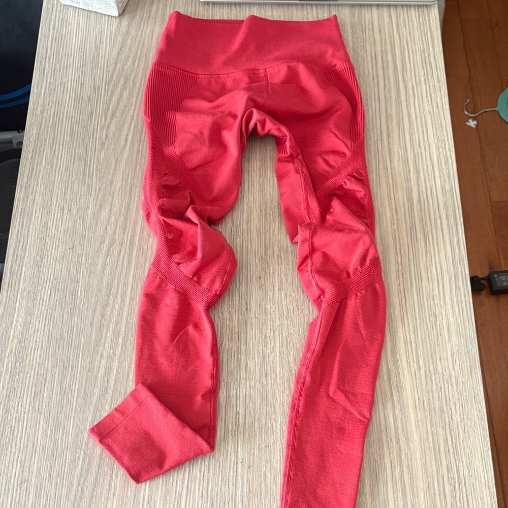 Alphalete High Rise Training Leggings Red Ribbed Side Panels Size Small